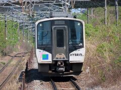 国府多賀城駅に戻り、仙石東北ラインに乗車します。東北線と仙石線は電気方式が異なるため、仙石東北ラインは気動車によって運転されていますが、この車両は加減速にも優れ、電車と変わらない走りを見せていました。