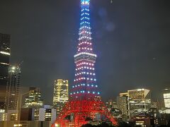 東京タワーはちょっと変わったライティングに変わっていました。何かとコラボしたライティングなのでしょうか？