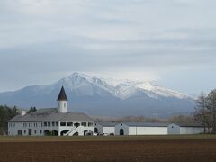 確かにこれは美しい。
特にこの時期は雪渓と相まって、ここはスイスか？と思うほどだった。