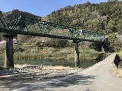 予土線の鉄橋と第一三島沈下橋