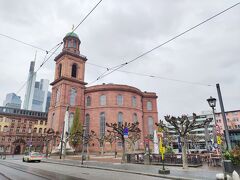 パウロ教会
ドイツで始めて国民議会が開かれた場所でもあります。
この辺りから雨が降ったり止んだり。
