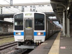 2023.03.18　門司
少し時間があるので列車を観察することにした。加速が止んでエアーの音とともに電源切換、これが関門の魅力である。ローカル列車や特急列車の在り方が変わっても、今も昔も変わらない九州連絡の儀式である。

https://www.youtube.com/watch?v=z8duaa-aStc