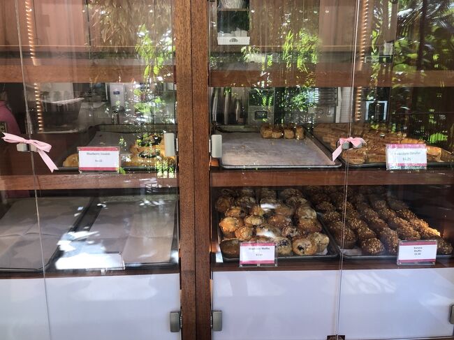 ちょっと遅かったからかパン少なめ。