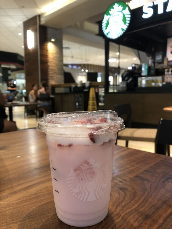 後日ピンクドリンク買ってみました。<br />苺ミルクみたいな味？