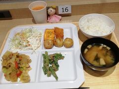 いつものスーパーホテルの朝食バイキングです。