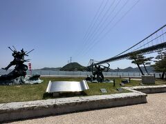 源義経・平知盛像
源平合戦の最後の戦い壇ノ浦
歴史の舞台を前にしてしばらく海を眺めていました。