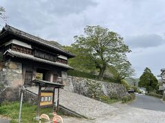 移動して佐伯城(さいき)へ (臼杵城から車で40分ぐらい)
写真は三の丸櫓門