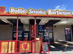 3日目　RIOをチェックアウトして昼食にやってきたのは、「Rollin Smoke Barbeque」（ローリン　スモーク　バーベキュー）