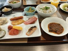 リッチモンドホテル福山駅前の朝食です。
しらすご飯や福山ラーメンが食べられて幸せでした。
