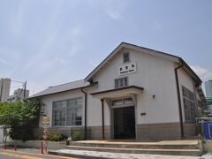 　旧東海南部線松亭駅です。
　2013年12月まで営業していました。