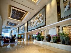 【ああ、懐かしのシャングリラ・ホテル】

ブラジルー日本間は、距離にして、12,000kmもあるので、ビジネスクラスで往復しようものなら、年間３－４回ほどの往復で、あっという間に最上級ランクの会員にグレードアップできてしまう...


● （シャングリラ）チェックインまで待たされた編
https://4travel.jp/travelogue/11828505