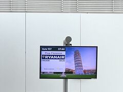 ダブリン空港→ピサ空港までは、RYANAIR。