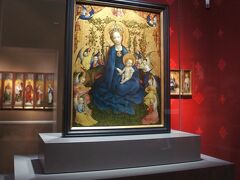 当初、ツアーの見学先には入っていなかったヴァルラーフ・リヒャルツ美術館へ。
中世から印象派まで所蔵する広い美術館です。入場料は9.50ユーロ。
チケットにTOYOTAがスポンサーだと書いてありました。へ～

こちらは「バラ園の聖母」。