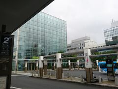 サンライズ出雲の終点は出雲市駅ですが、2つ手前のJR松江で下車しました。

松江しんじ湖温泉駅に向かう途中、松江城に寄ることにしました。