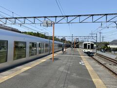 1時間15分ほどで横瀬駅に到着。
数名の方が降りていきました。