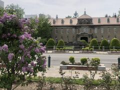 まず最初にやって来たのは大通公園の一番はずれ、12丁目にある札幌資料館です。