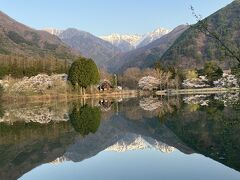 見えているのは、「宝剣岳」「伊那前岳」「木曽駒ケ岳」でしょうか？

横画面に縦画面、ちょっと位置を変えてとたくさん撮りました。リフレクションはスマホの方が綺麗だったので、旅行記で使用したのは全てスマホ画像です。