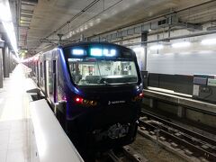 　天神にしか行かないから分かりやすいという理由で、西鉄を愛用していた妹を思い出しました。二日市からJRに乗り入れて博多に行ったり、地下鉄に乗り入れて空港へ行ったりしたら、そりゃ戸惑うよね。
　今回の目的は相鉄東急直通線なので、JR方面と分岐する羽沢横浜国大前駅で下車しました。
