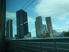 　武蔵小杉のタワマン群が見えてきました。相鉄線内からだと、東急でもJRでも来られるので、乗る電車を間違えた時はここでリカバリできますね。乗り換え通路は長いけど…
　東急線内は急行となり、乗って来る人の中には、珍しそうに車内を見回す人も。渋谷からはメトロの副都心線に乗り入れ、首都圏のダイナミックな鉄道網を体感しました。
