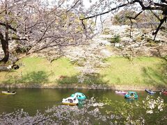 １週間の滞在中、東京方面はほとんどの日が雨。
とりあえず千鳥ヶ淵の桜見る。都会の桜、ってこんな感じですかー。