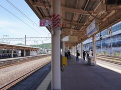 敦賀駅
特急には時間があるので、敦賀までは普通列車で行きました。ここから滋賀県に戻ります。