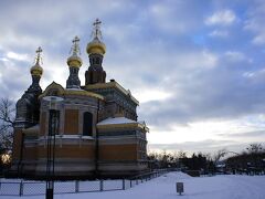 外に出るとまだ3時過ぎなのに、もうすっかり夕暮れですね。
いいソラ♪
ロシア教会は、フツウにロシア教会だろうなあ…と近寄ってないんですけど、ここもステキなユーゲントシュティールだった…！むむむ。