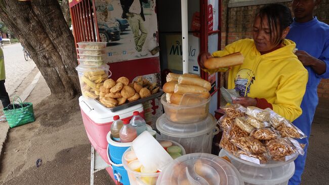 朝飯屋台もアンツィラベだとおしゃれだね。