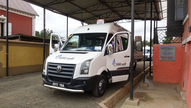 アンタナナリボへの帰りのタクシーブルースもやっぱりSoaTranns　車もカッコいい