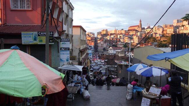 ホテルの場所はこの大階段の中間に近く、毎日ここを通いました。