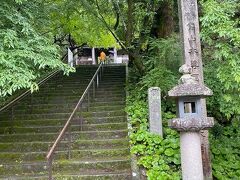 まずは、竹林寺
8:30に間に合うように朝は早起きしました～
旅行だと早起きできるの、本当に不思議( *´艸｀)