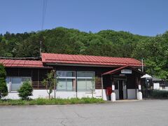 　次は、飛騨国府駅です。
　なお、飛騨古川駅から飛騨国府駅の移動途中のセブンイレブンでお弁当を買い、車内でいただきました。韓国グルメフェアということで、ビビンバいただきました。