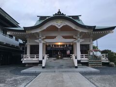 岡山を再訪できたことに感謝して、参拝。
明日、御朱印を頂きたくまた伺います。

この後、お城をもう一度見たくて旭川沿いへ戻りました。
