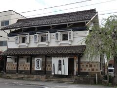 上菓子司会津葵本店
元は会津藩御用の茶問屋でした。
https://aizuaoi.jp
会津若松へ来ると必ず立ち寄ってしまう店。以前はカフェも併設されてましたが、今は別の場所(直ぐ近く)に