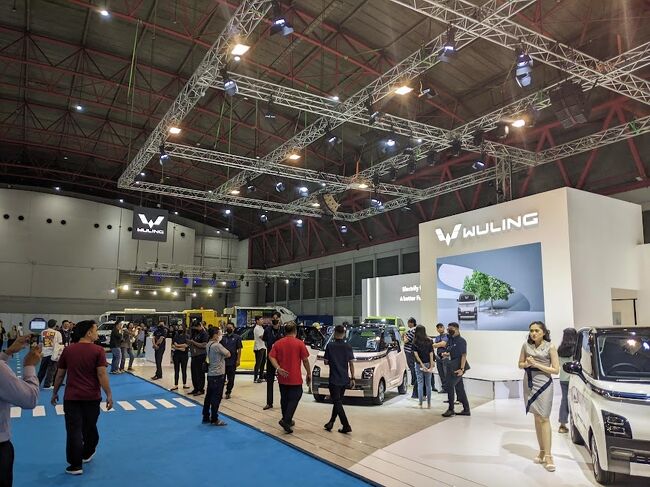 四輪と二輪ともに日系メーカーの出展は無く、五菱（ウーリン）や東風（DFSK）等の中国メーカー勢が中心のEVショーでした。<br />