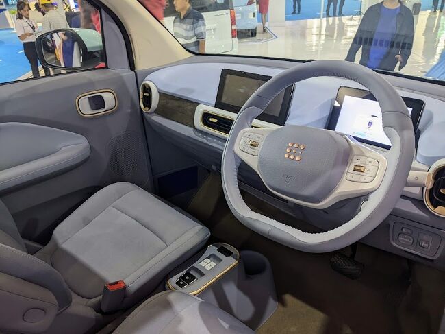 内装はこんな感じ。<br />まあまあかな。<br />