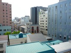 今朝は好い天気で全国的に晴れでです！、

部屋からは新町通りのビル群しか観えませんが？、久々に３連泊しましたが次回からは宿をやっぱり替えることにします。

＊詳細はクチコミでお願いします