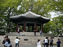 タワーを出て南山八角広場
こちらはなんとなく韓国っぽい雰囲気もあるが
やっぱり南京錠はなんだかガッカリする