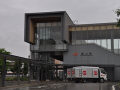 　3日前にも来た高山駅に戻ってきました。
　この日はここへ車で来るのに、途中雨が降っていましたが、高山駅に着いた頃は上がっていました。駅めぐり開始です。