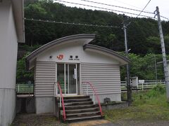 　次は渚駅です。可愛い駅舎です。