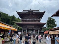 13:10　定義如来　西方寺

油揚げを食べた後はお寺の中をお散歩。
ワンコもOKだった！