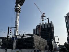 福井駅前は建築ラッシュ。
新しいビルがあちこちで作られている。