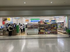 ファミリーマート (那覇空港ターミナル店)