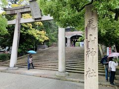 10:50 尾山神社
ホテルを出て向かったのがこちら、尾山神社。
傘さすくらい雨が降ってきたのが残念。