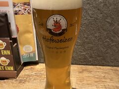 宿はいつもの駅前カプセル。チェックイン後に友人が店長をしているビアパブへ。ドイツビール美味しい。