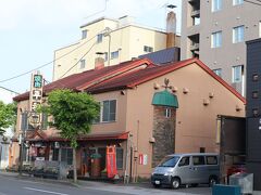 初日は駅近くの平和園本店で夕食
事前に予約しておいたのですぐに入れましたが、帰る時には入店待ちの方がいました