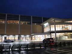 秋田駅到着。
この日はドーミーイン秋田に宿泊します。
秋田では「秋田で旅をしようキャンペーン」が実施されていたので、宿泊代20%OFF&2,000円分のクーポンをもらうことができました。