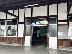 桜井線に乗って、畝傍駅到着。
初めて乗った線路。
途中、天理、桜井を通りました。
なんとなく地理感を把握。
巨人の駒田は、この辺にいたのか。。。
畝傍、ウネビというのですね。