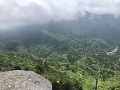 到着！来てよかった～！！
雲がかかって山の稜線を見ることは出来ませんでしたが、太鼓岩からみる景色は素晴らしかったです。