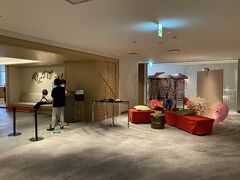 早朝の "知恩院～ねねの道～二年坂～産寧坂～清水寺" 往復街歩きの後、宿泊先ホテルにて朝食