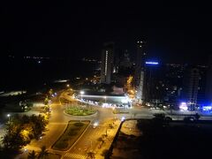 ル ホアン ビーチ ホテル ダナン　夜明け前の夜景